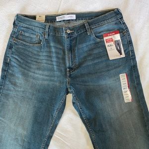 Signature Levi Strauss jeans. NWT
